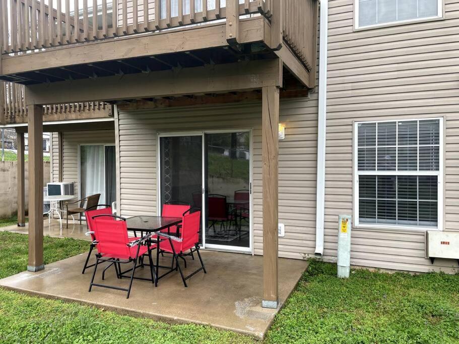 New Remodeled Luxury Condo By The Lake, No Stairs! Branson Exteriör bild