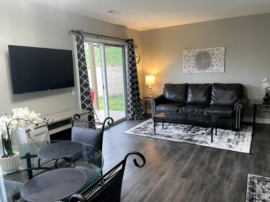 New Remodeled Luxury Condo By The Lake, No Stairs! Branson Exteriör bild